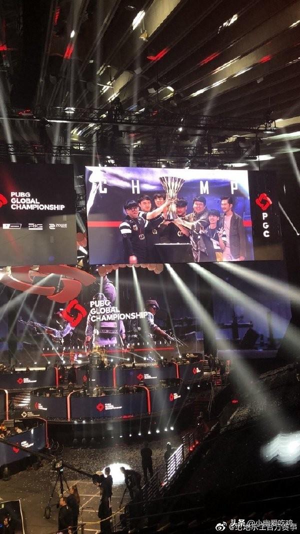 高空球争夺 高空球争夺