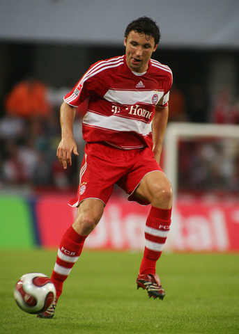 尼科曾因出 尼科曾因出