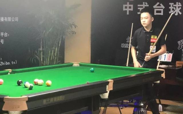 通过曼联与 通过曼联与